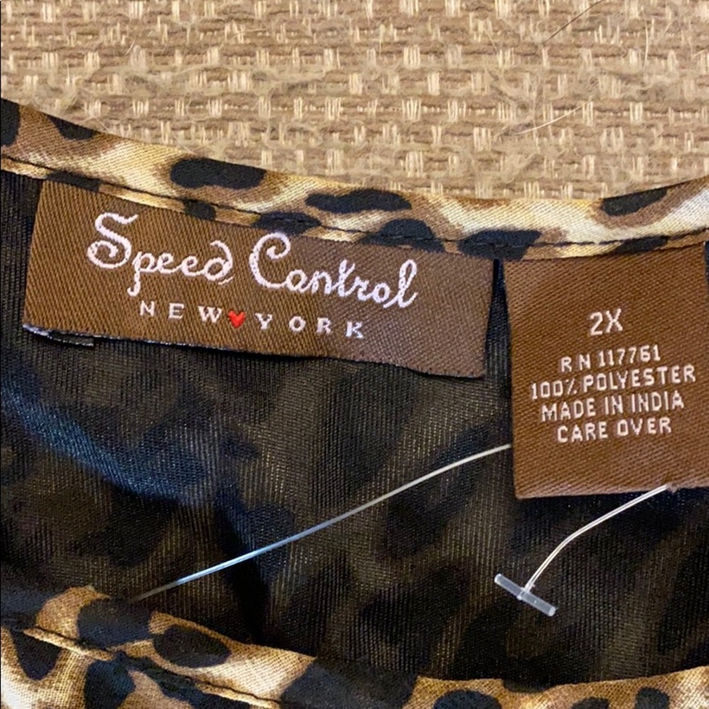 Full length cheetah dress. Size 2x. Never worn!!!